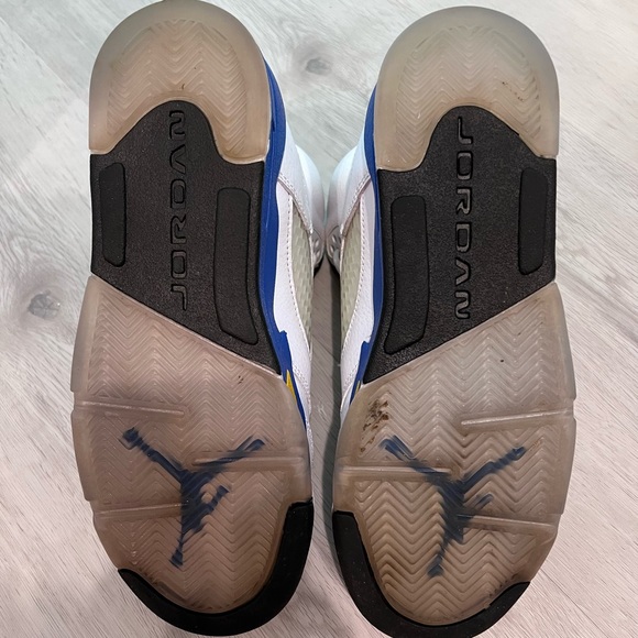 Jordan 5 Retro Laney (2013) (GS) - Picture 3 of 4